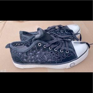 UGGS AUSTRALIAN LAMBS FUR AND LEATHER